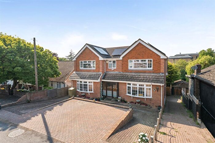 5 Bedroom Detached House For Sale In College Avenue, Maidstone, ME15