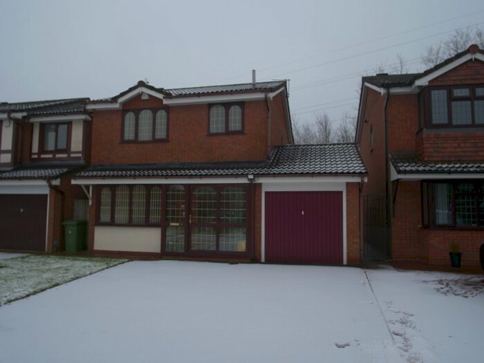 3 Bedroom Detached House To Rent In Walling Croft, Bilston, WV14