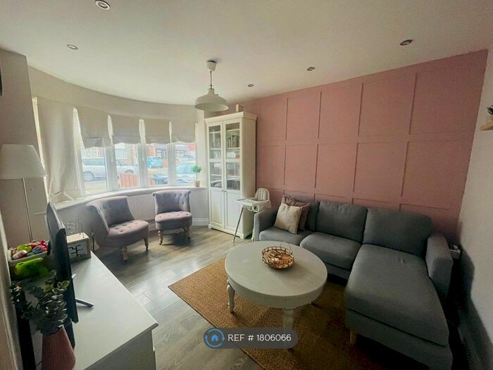 3 Bedroom Semi-Detached House To Rent In Arran Road, Birmingham, B34