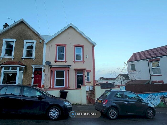 2 Bedroom Maisonette To Rent In Bathwell Road, Bristol, BS4