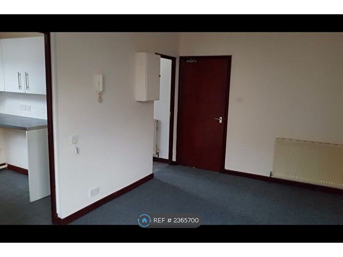 1 Bedroom Flat To Rent In Paragon Flats, Ilfracombe, EX34