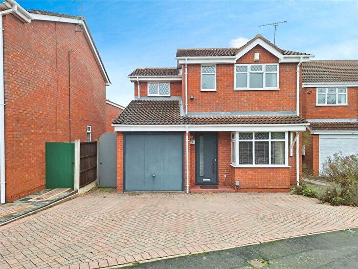 3 Bedroom Detached House For Sale In Cambridge Drive, Nuneaton, Warwickshire, CV10