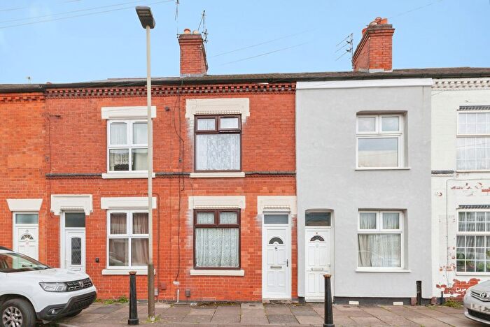 3 Bedroom Terraced House For Sale In Parry Street, Leicester, LE5