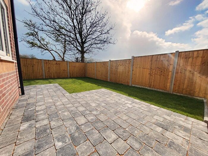 3 Bedroom Town House For Sale In Back Garden Street, Castleford, WF10