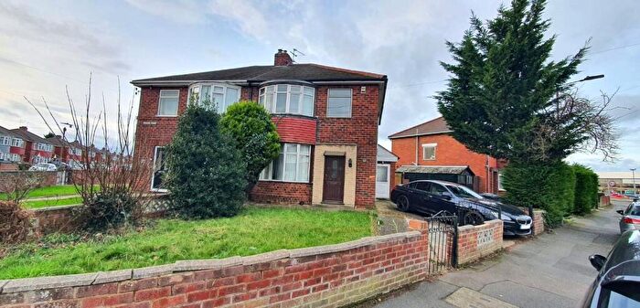 3 Bedroom Semi-Detached House To Rent In Harrowden Road, Wheatley, DN2