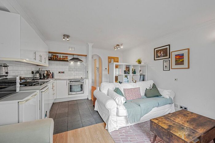 1 Bedroom Flat To Rent In Henley Drive, Bermondsey, SE1