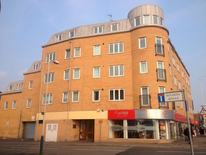 1 Bedroom Flat To Rent In South Street, Romford, RM1