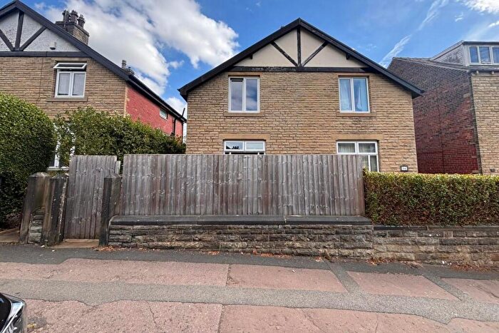 2 Bedroom Semi-Detached House For Sale In Arnold Street, Huddersfield, HD2