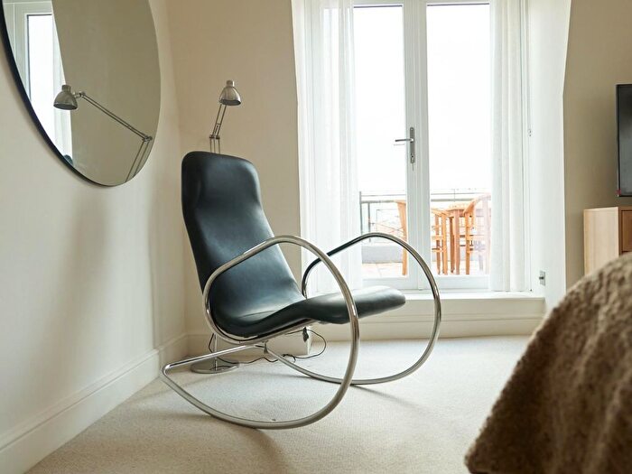 3 Bedroom Flat To Rent In Randolph Avenue, London, W9