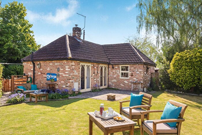 2 Bedroom Cottage For Sale In Standish Lane, Moreton Valence, Gloucester, GL2