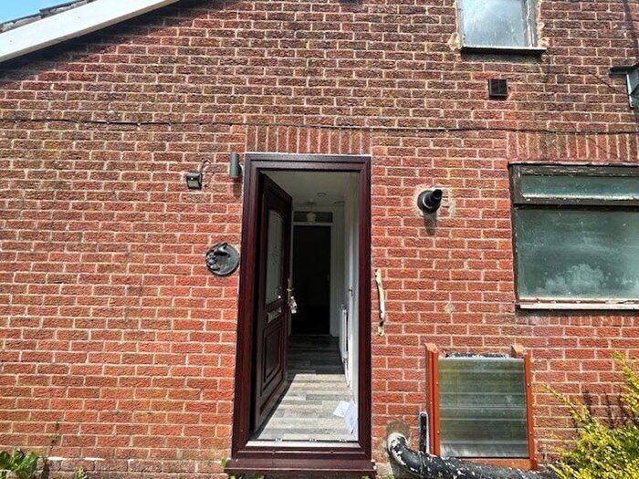 2 Bedroom Bungalow To Rent In Gowers Street, Rochdale, OL16