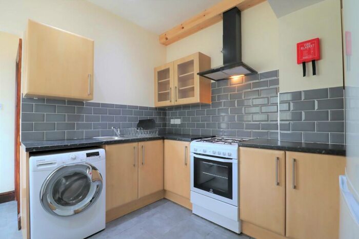 4 Bedroom Terraced House To Rent In Clare Road, Grangetown, Cardiff, CF11