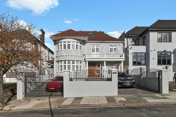 5 Bedroom Detached House To Rent In Alexander Avenue, London, NW10