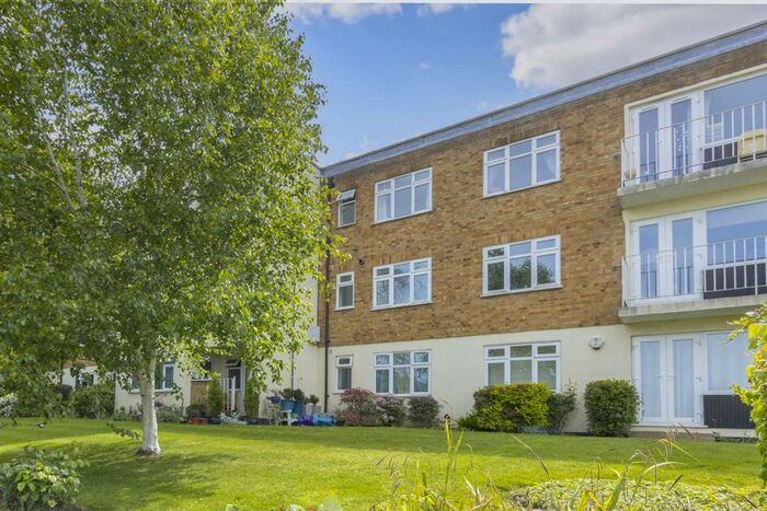 2 Bedroom Flat To Rent In Willowmead Close, London, W5