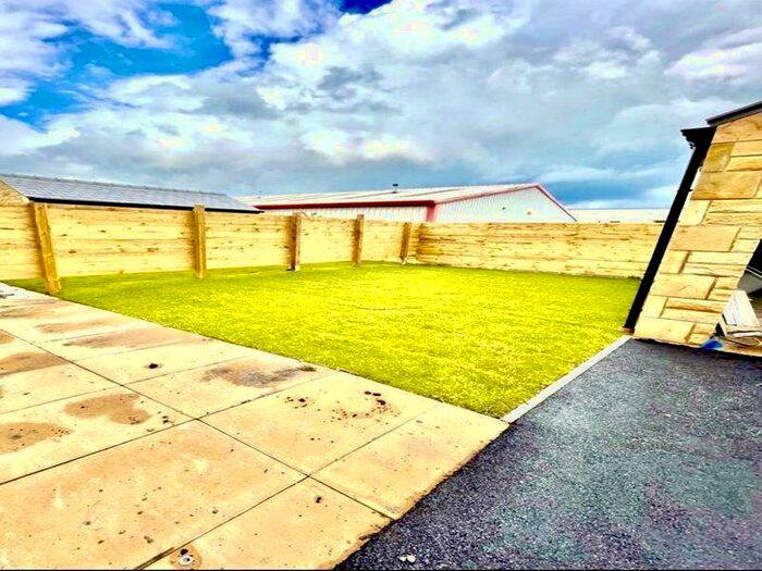3 Bedroom Semi-Detached House To Rent In Lions Way, Cleckheaton, West Yorkshire, BD19