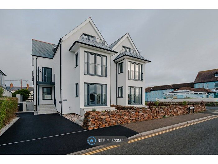 2 Bedroom Flat To Rent In Downs View, Bude, EX23