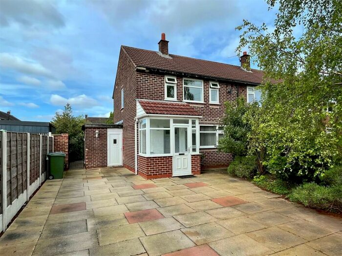 2 Bedroom Semi-Detached House To Rent In Falmouth Avenue, Sale, M33