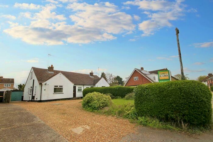 2 Bedroom Bungalow For Sale In Radwell Road, Milton Ernest, Bedford, MK44