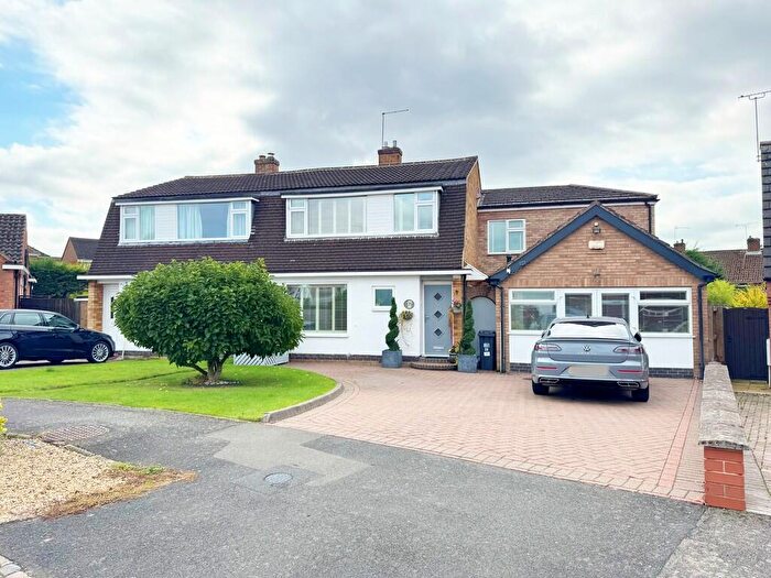 4 Bedroom Semi-Detached House For Sale In Tulip Tree Avenue, Kenilworth, CV8