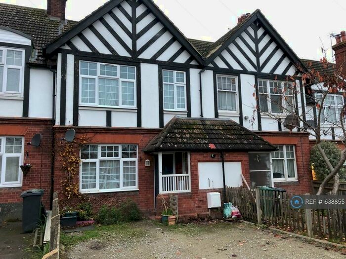 3 Bedroom Terraced House To Rent In Dunraven Avenue, Salfords, Redhill, RH1