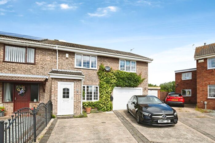4 Bedroom Semi-Detached House For Sale In Evergreen Drive, Hull, HU6