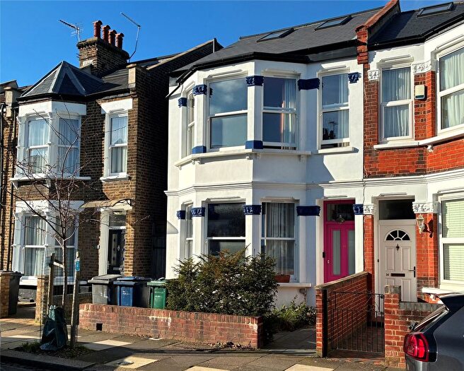 4 Bedroom Semi Detached House For Sale In Bedford Road, London, N2