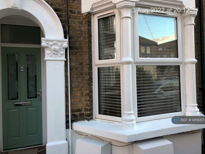 2 Bedroom Flat To Rent In Leyton, London, E10