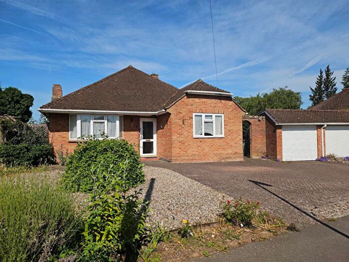 3 Bedroom Detached Bungalow For Sale In Allen Road, Great Bookham, KT23