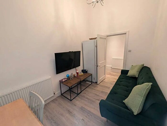 1 Bedroom Flat To Rent In Kent Road, West Wickham, BR4