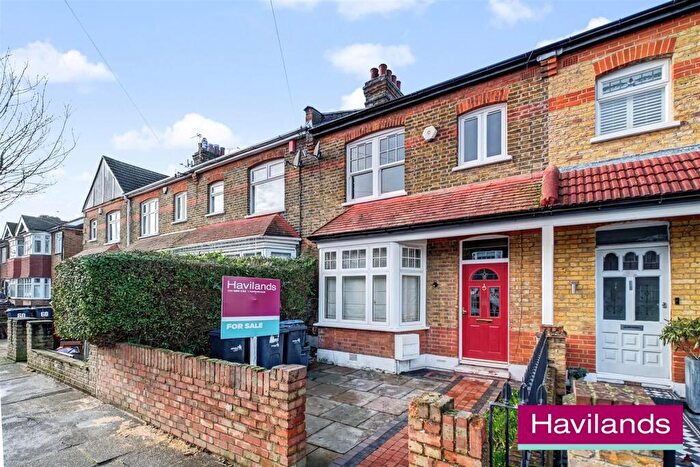 3 Bedroom Terraced House For Sale In Amberley Road, Enfield, EN1
