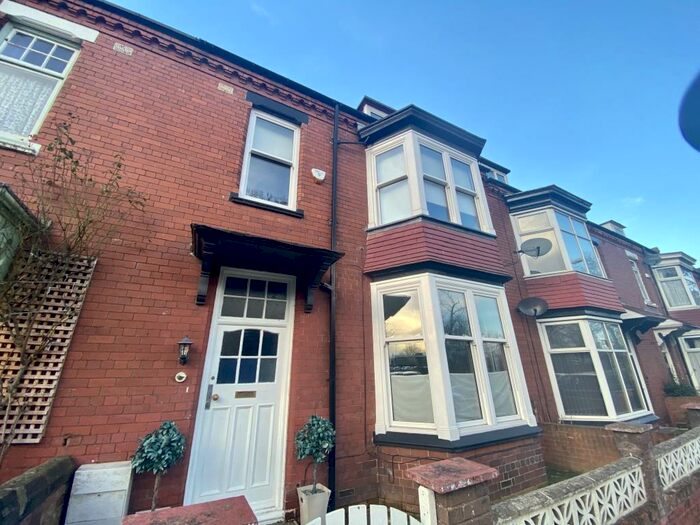 5 Bedroom Terraced House To Rent In North Lodge Terrace, Denes/Central - Darlington, DL3