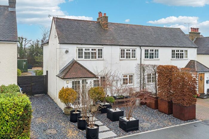 3 Bedroom Semi Detached House For Sale In Layters Avenue, Chalfont St Peter, Gerrards Cross, SL9