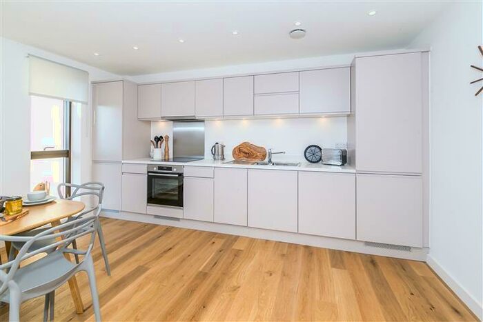 2 Bedroom Flat To Rent In Rocky Lane, Haywards Heath, RH16