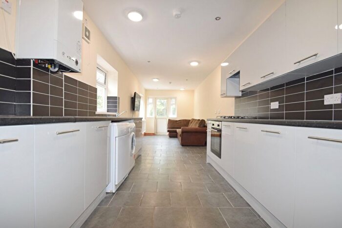 6 Bedroom Terraced House To Rent In Richards Street, Cathays, CF24