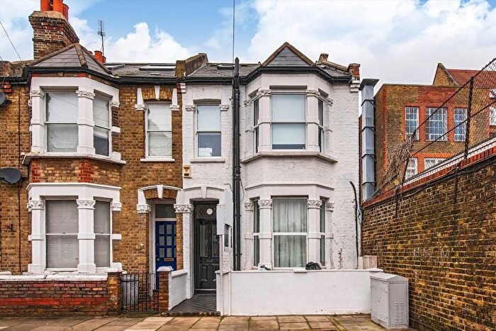 1 Bedroom Flat To Rent In Beryl Road, Hammersmith, W6