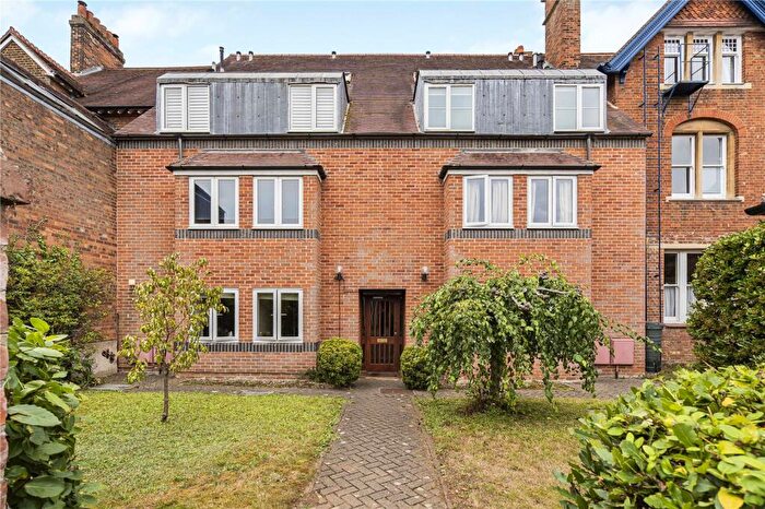 2 Bedroom Apartment For Sale In Oakthorpe Road, Summertown, OX2