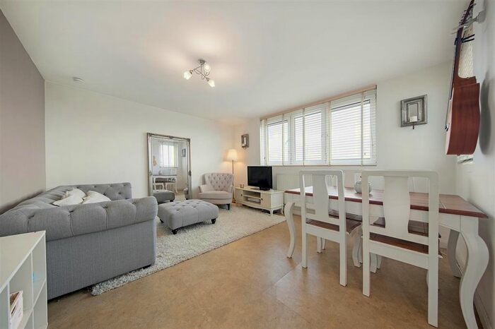 2 Bedroom Flat To Rent In St. Peters Grove, London, W6