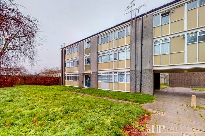 1 Bedroom Flat To Rent In Holtye Walk, Crawley, RH10
