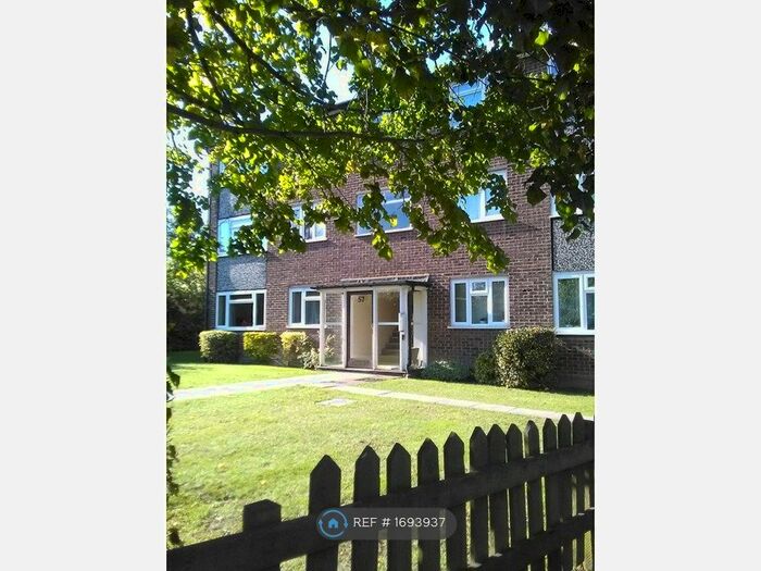 1 Bedroom Flat To Rent In Park Hill, Carshalton, SM5