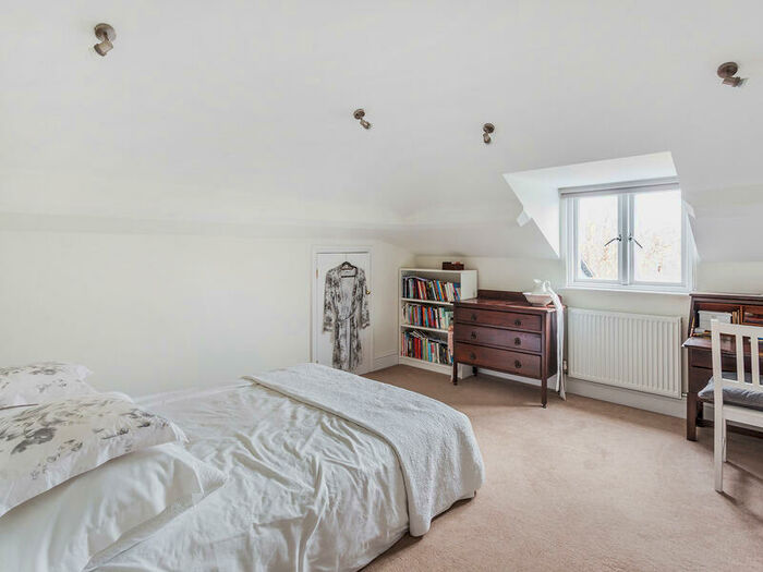 2 Bedroom Apartment To Rent In Ref: Gk - Reigate Road, Reigate, RH2