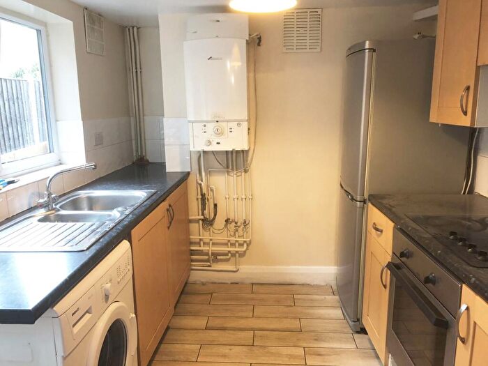 4 Bedroom Flat To Rent In Mina Road, Bedroom House, SE17