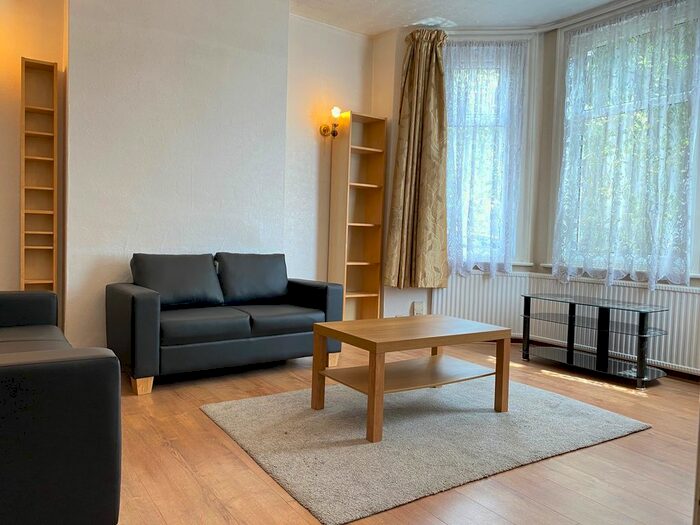 4 Bedroom Terraced House To Rent In Wightman Road, Turnpike Lane, N8