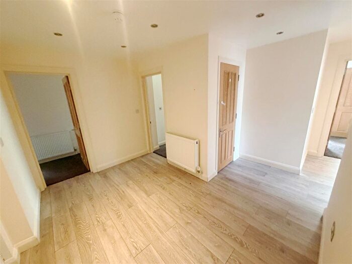 3 Bedroom Flat For Sale In Cranford Lane, Harlington, UB3