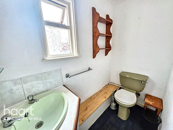 Studio To Rent In Agate Road, Clacton-On-Sea, CO15