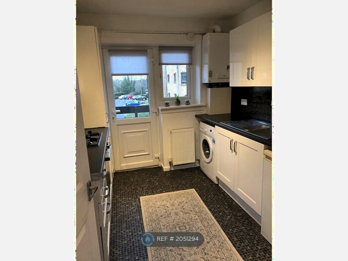 2 Bedroom Flat To Rent In Freeland Place, Glasgow, G66