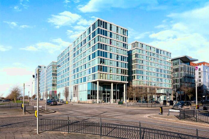 2 Bedroom Flat For Sale In Witan Gate, Milton Keynes, Buckinghamshire, MK9