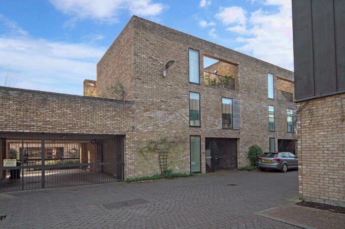 3 Bedroom End Of Terrace House To Rent In Gilmour Road, Cambridge, CB2