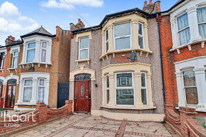 3 Bedroom Terraced House For Sale In Holmwood Road, Ilford, IG3