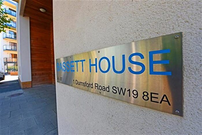 1 Bedroom Flat For Sale In Bassett House, Wimbledon, SW19