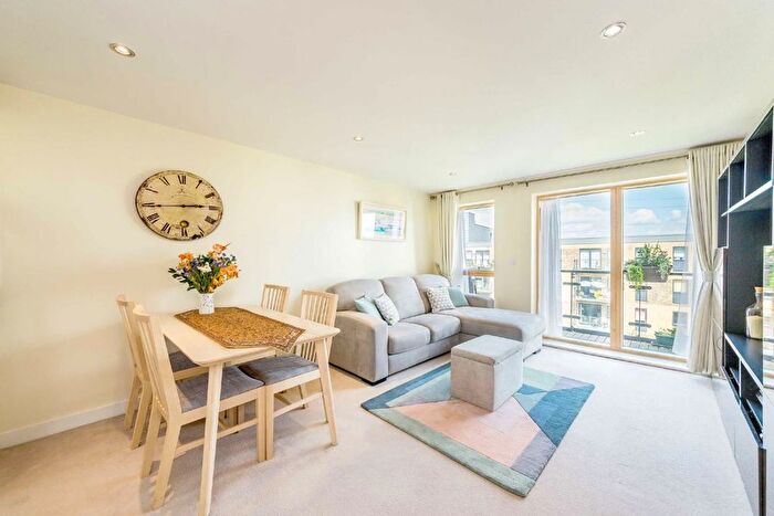 2 Bedroom Flat To Rent In Durnsford Road, Earlsfield, SW19